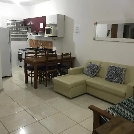 Aconchegante Ap Na Maranduba-2